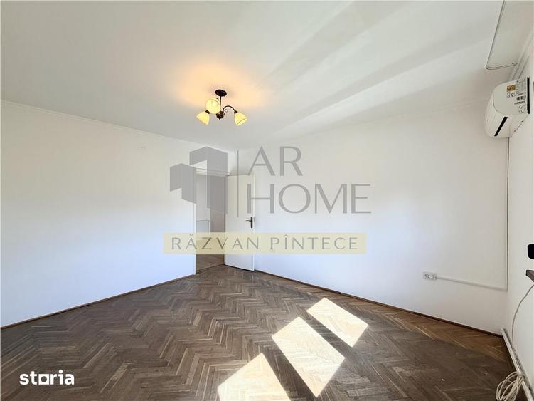 Apartament cu 4 camere în Democrației