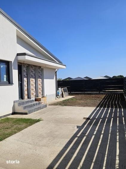 Casă cu 3 camere cu Teren 80 Mp în Tunari