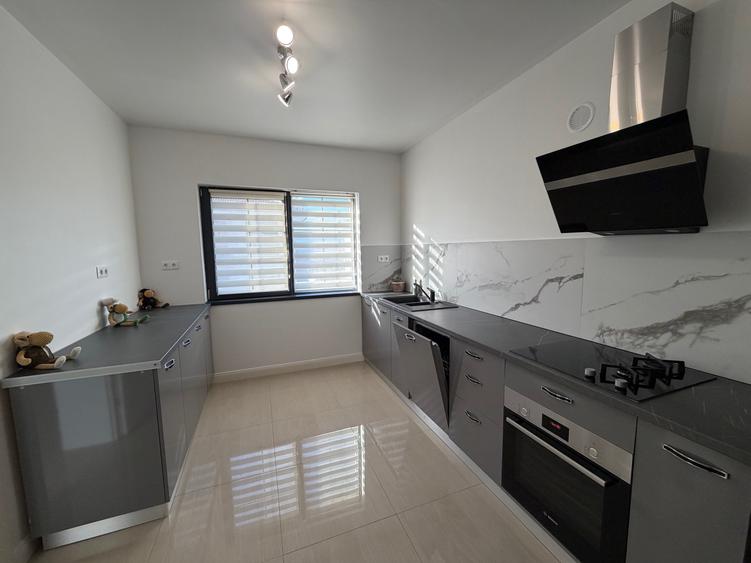 Duplex cu 4 camere cu Canalizare în Șura Mică