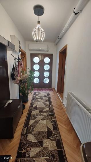 Casă cu 3 camere în Cărpiniș