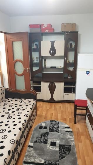 Apartament cu 2 camere semidecomandat, mobilat în Tomis Nord