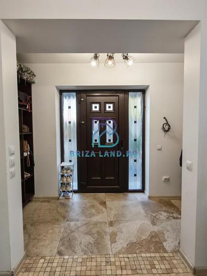 Casă individuală cu 8 camere cu Canalizare în Bucureștii Noi