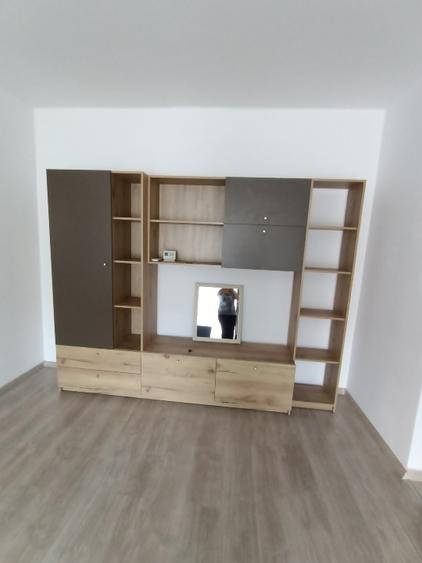 Proprietar închiriez apartament 3 camere - 9