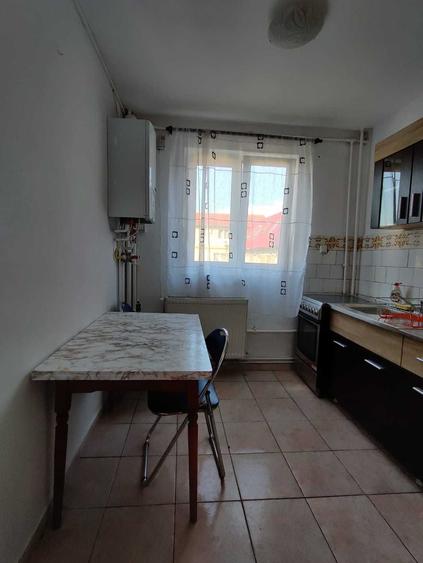 Apartament cu 2 camere decomandat, mobilat în Complex Studențesc