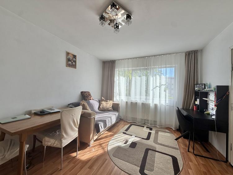 Apartament cu 2 camere nedecomandat, mobilat în Dâmbovița