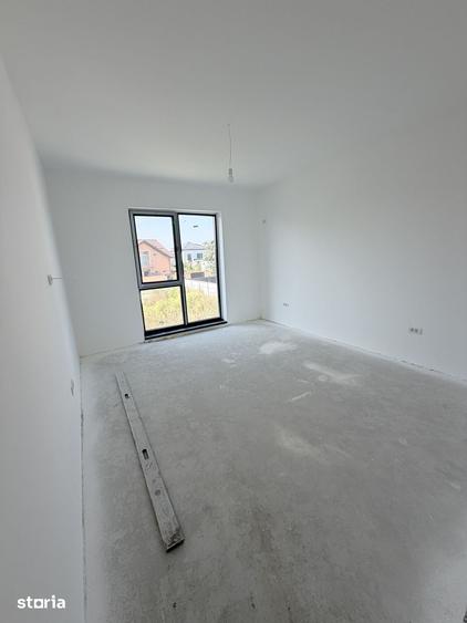 Casă cu 4 camere cu Teren 250 Mp în Central