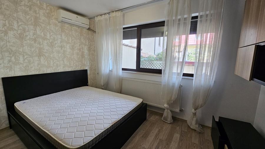 Garsonieră decomandată, mobilată în Titan