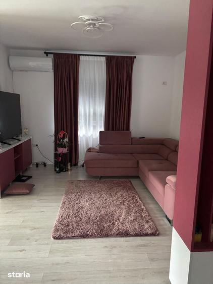 Casă cu 4 camere cu Teren 4000 Mp în Cârcea