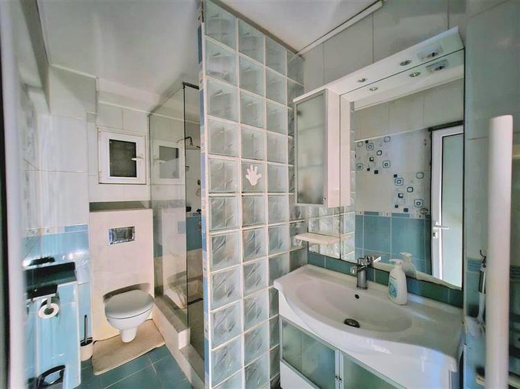 Apartament 3 camere, etaj 1, Pacurari Petru Poni - 12