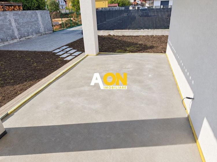 Casă individuală cu 4 camere cu Canalizare în Micești