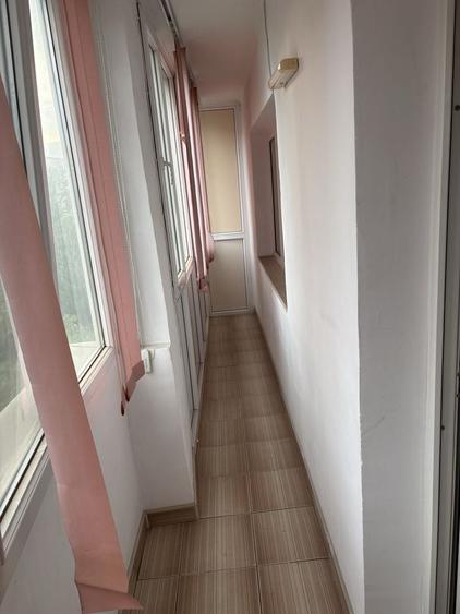 Apartament cu 3 camere decomandat în Olteniței