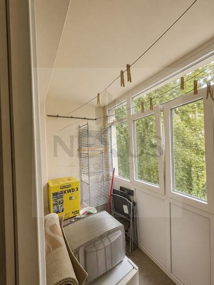 Apartament cu 3 camere semidecomandat în Giurgiului
