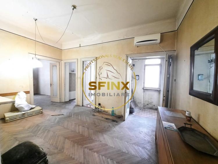 Apartament cu 4 camere semidecomandat în Cișmigiu