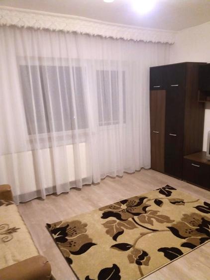 Garsonieră decomandată în Sud