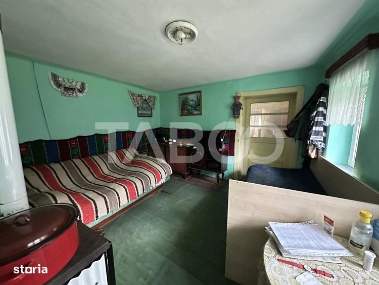 Casa cu gradina 3 camere anexe gospodaresti 5702 mp teren in Gura Vaii - 12