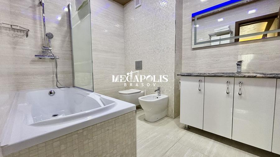 Apartament cu 4 camere în Tractorul