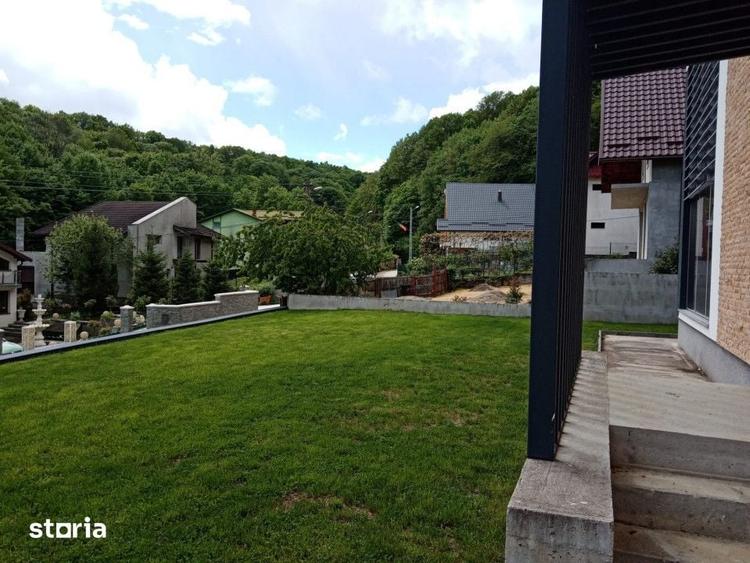 Casă cu 5 camere cu Teren 997 Mp în Bascov