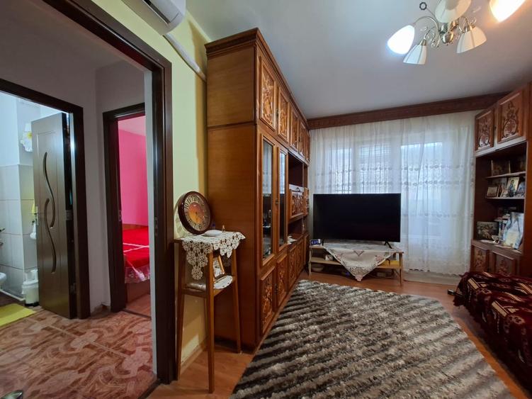 Apartament cu 3 camere semidecomandat, mobilat în Orizont