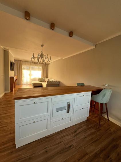Apartament cu 3 camere decomandat, mobilat în Dumbrăvița