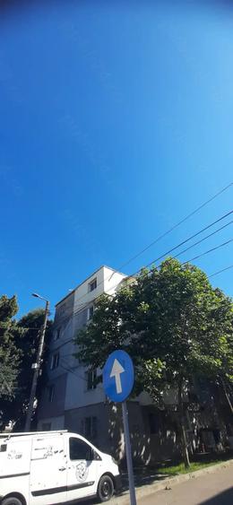 Apartament cu 2 camere semidecomandat în Tineretului