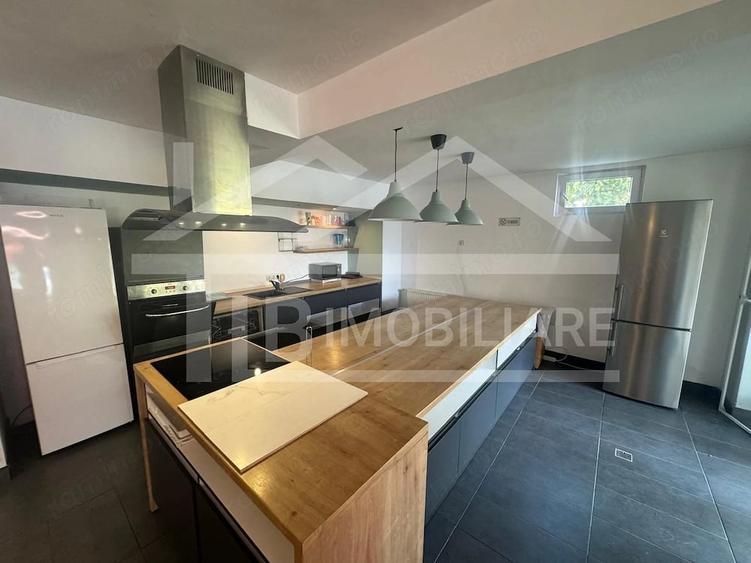 Casă cu Teren 2500 Mp în Corunca