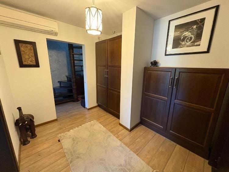 Apartament cu 3 camere decomandat în Casa de Cultură