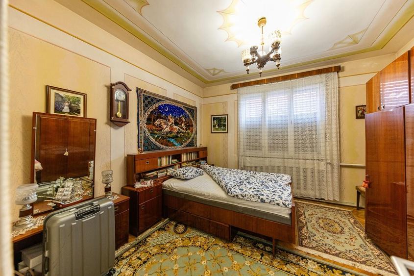Casă individuală cu 5 camere cu Canalizare în Lunei