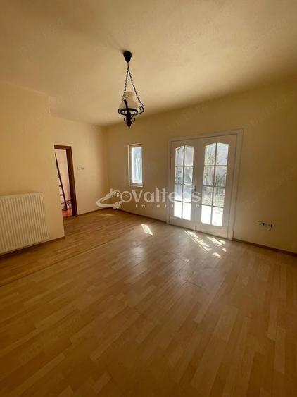 Casă cu 3 camere cu Teren 347 Mp în Central
