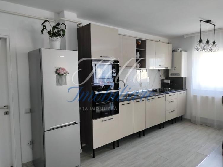 Apartament cu 2 camere semidecomandat în Florești