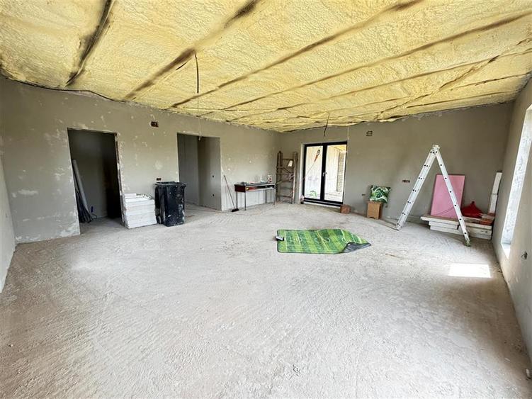 Casă individuală cu 4 camere cu Teren 800 Mp în Oșorhei