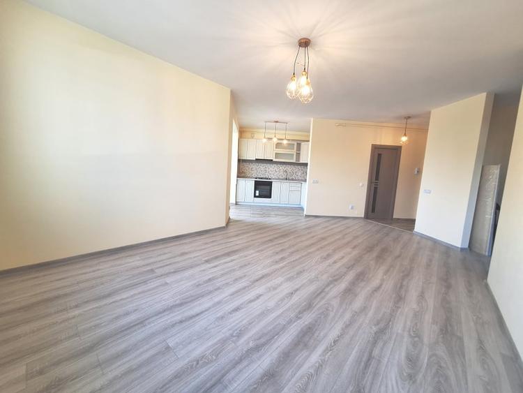Apartament cu 3 camere semidecomandat, mobilat în Florești — fotografia 3