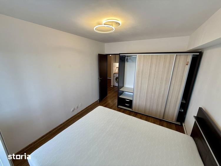 Apartament cu 3 camere decomandat în Micro 12