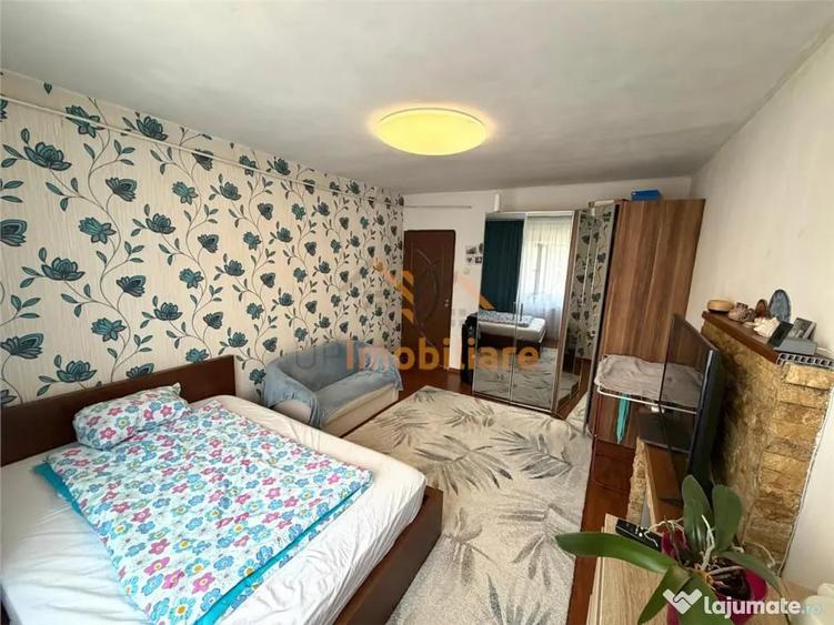 Garsonieră decomandată în Rogerius