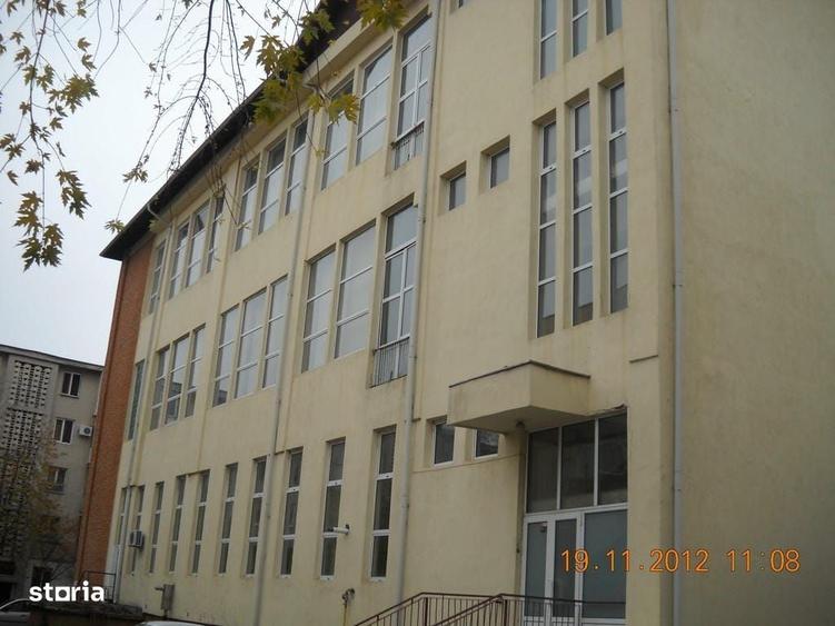 Spațiu comercial, de 1,547 mp, în Central