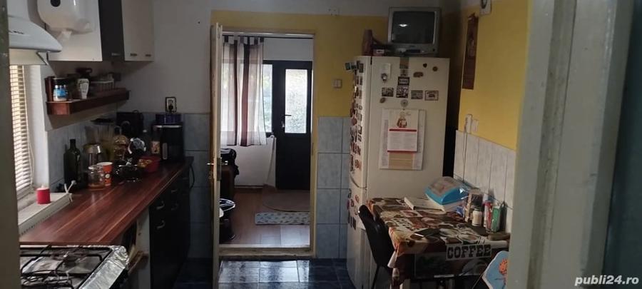 Casă cu 5 camere în Stoenești