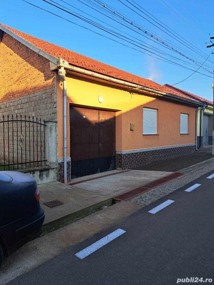 Casă cu 3 camere cu Teren 200 Mp în Carașova
