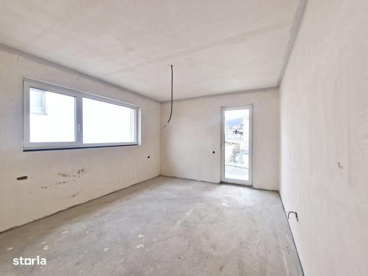 Casă cu 4 camere în Stana