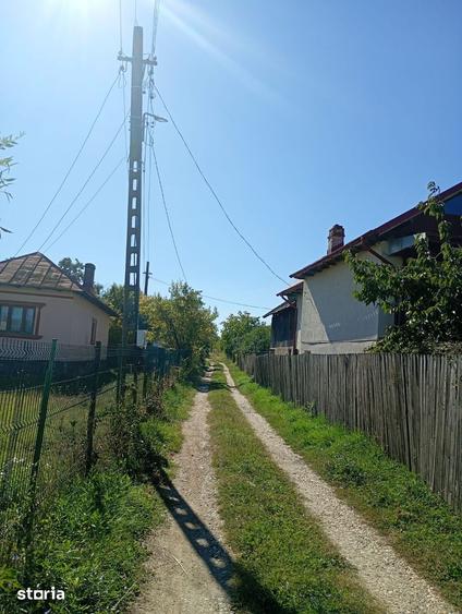 Teren de 614 mp, în Bradu