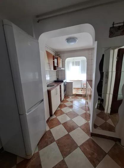 Apartament cu 2 camere decomandat în Ozana