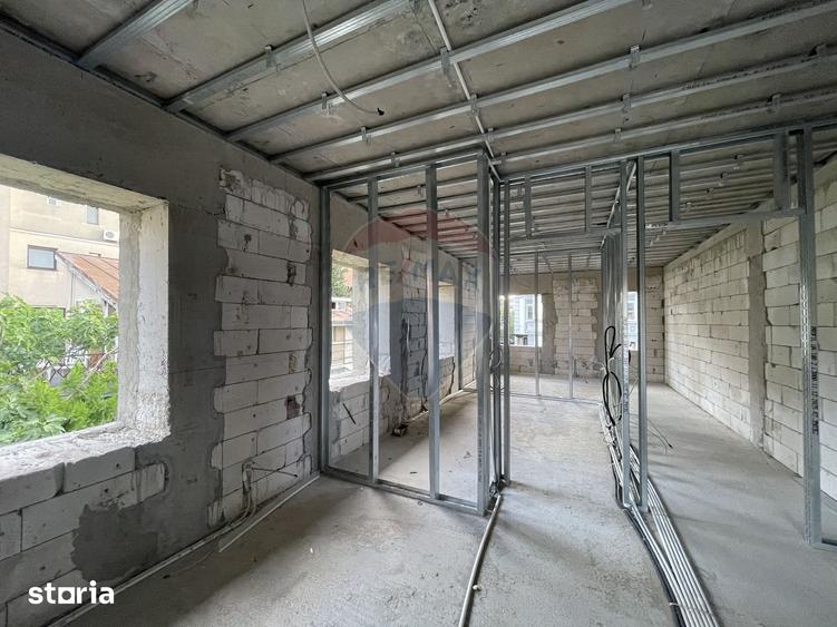 Vila in curs de renovare, teren 370mp, retras | adiacent Polona - 2