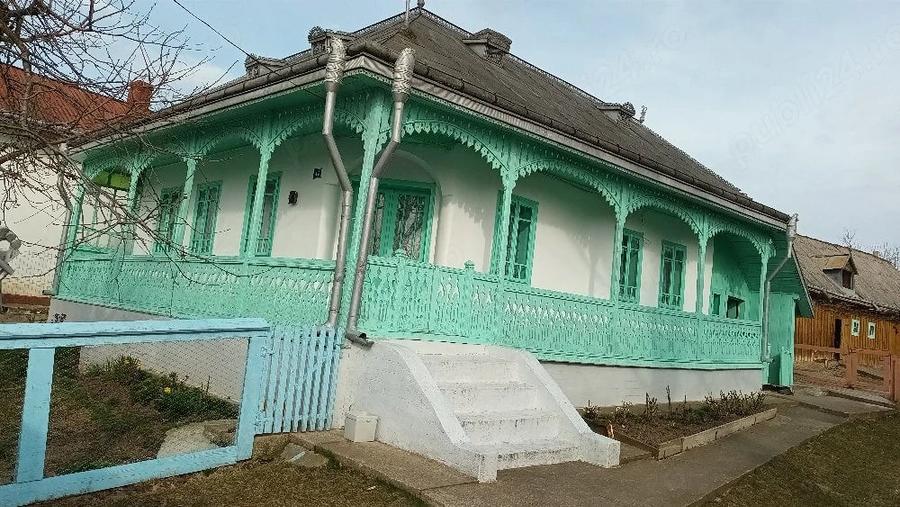 Casă cu 3 camere cu Teren 2000 Mp în Vulturești