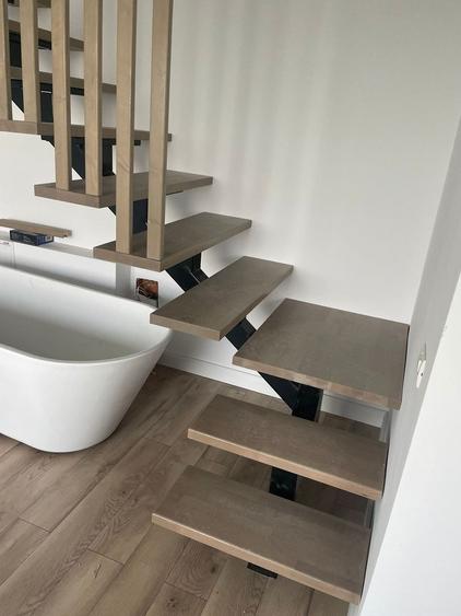 Apartament cu 3 camere decomandat în Tunari
