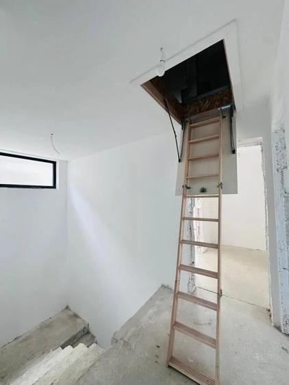 Casă cu 4 camere cu Teren 318 Mp în Urseni