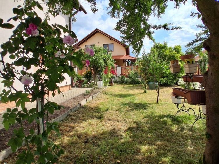 Casă cu 4 camere în Central