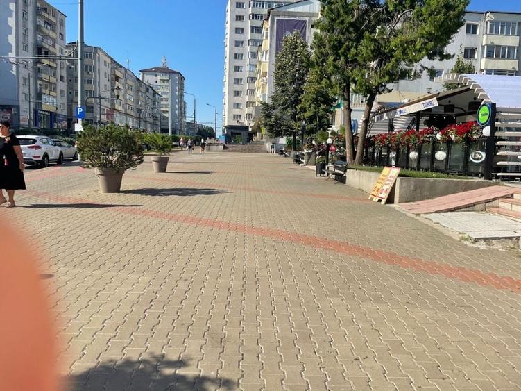 Spațiu comercial, de 300 mp, în Central