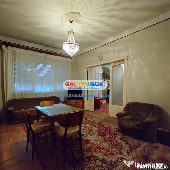 Apartament cu 4 camere semidecomandat în Calea Plevnei
