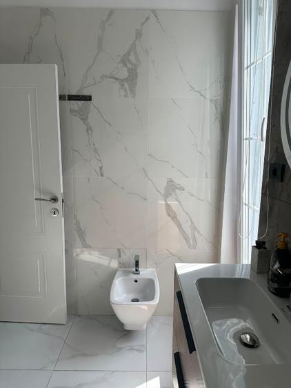 Casă individuală cu 4 camere cu Canalizare în Central