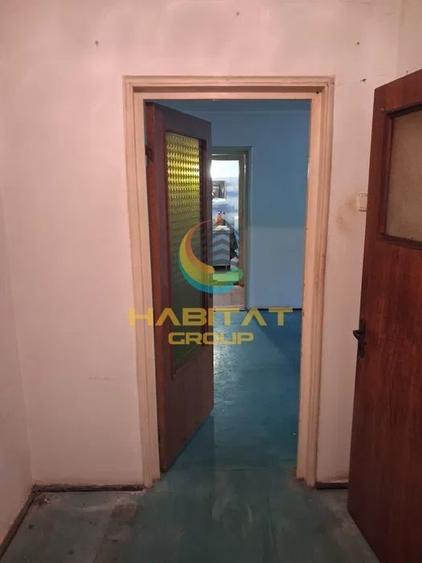 Apartament cu 3 camere semidecomandat în P-ța Reșița