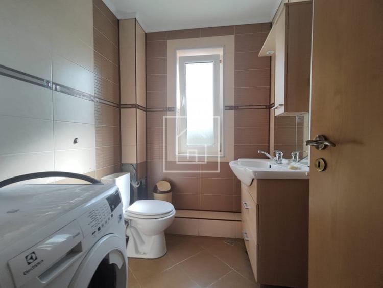 Duplex cu 4 camere cu Canalizare în Tineretului