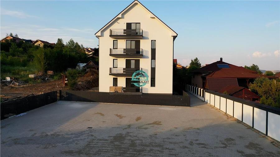 Apartament cu 2 camere decomandat în Livezeni